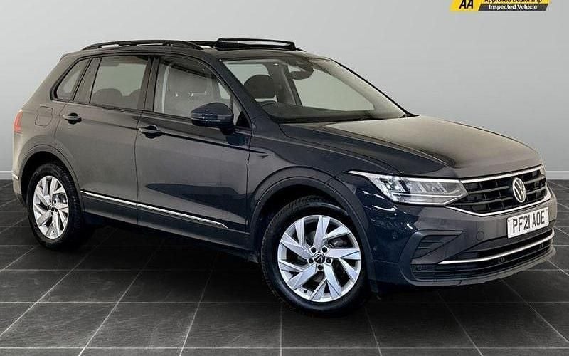 Used 2024 VW Tiguan Life SUV | £11,795 (Super price) - Image 1/2