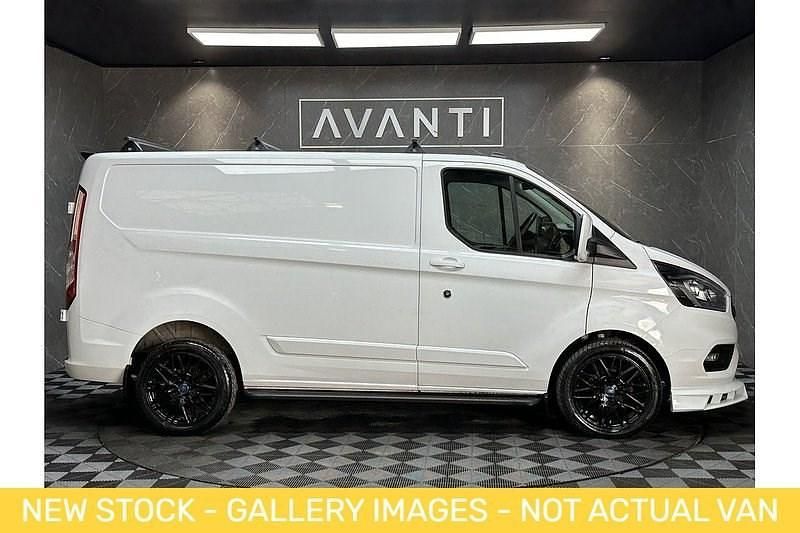 Used Ford Transit Custom Limited 130 HP (95 kW) 2021 White Van