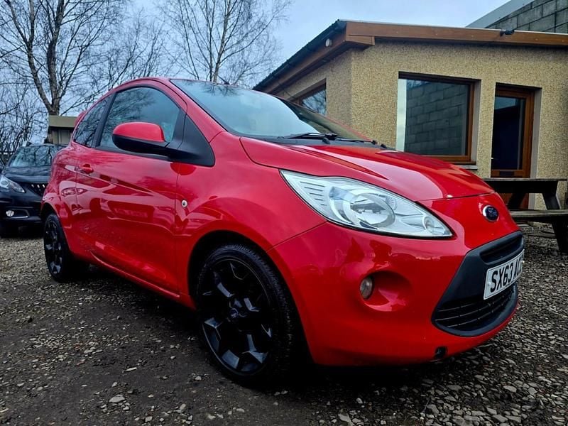 Usado Ford Ka Zetec 69 HP (50 kW) 2014 Vermelho Citadino