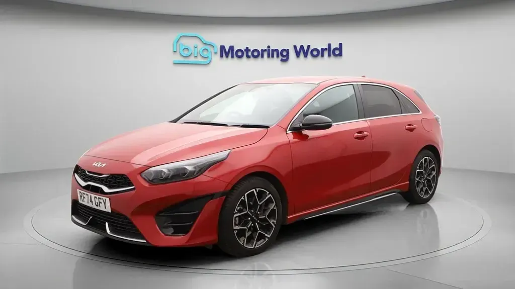 Usado Kia Ceed GT-Line 138 HP (101 kW) 2025 Vermelho Citadino