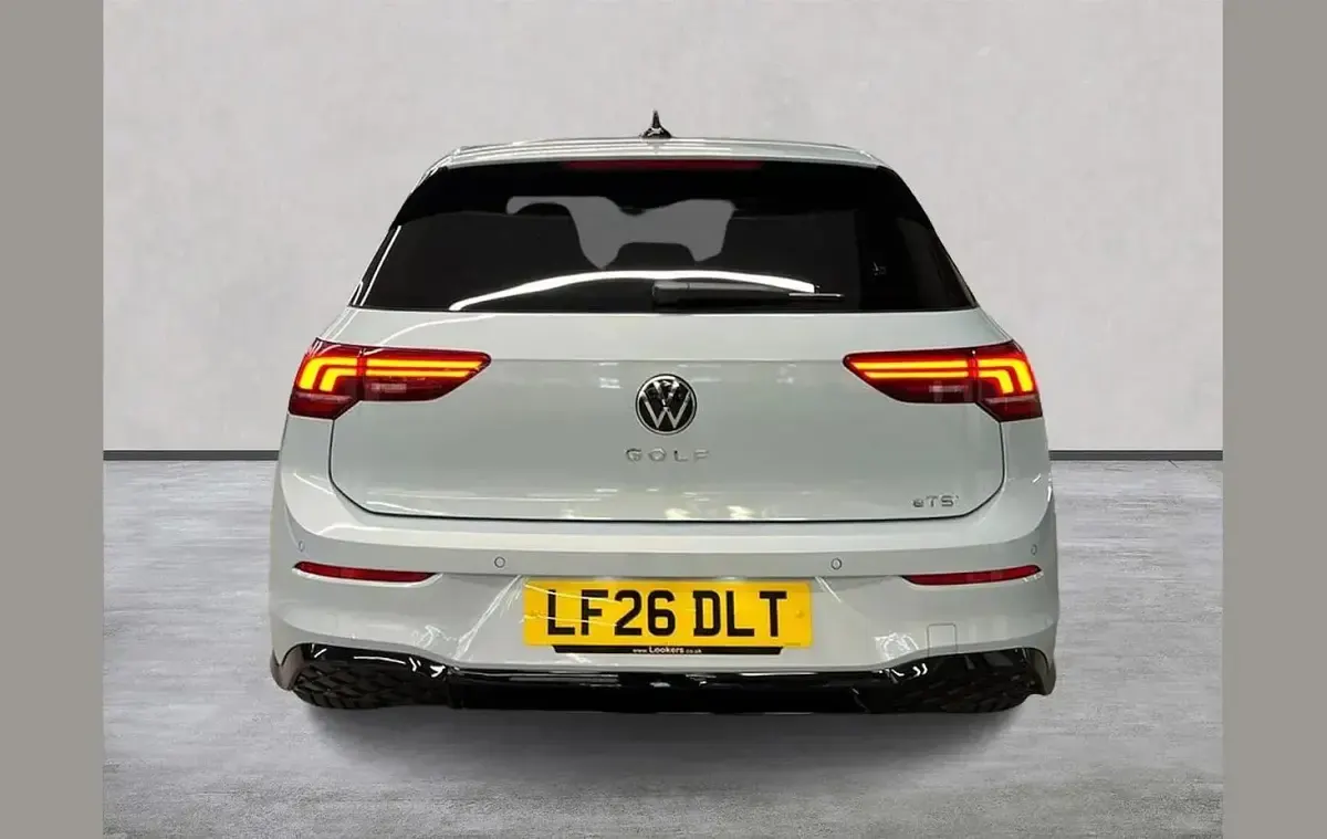 Used VW Golf VIII R-line 147 HP (108 kW) 2026 Blue Hatchback