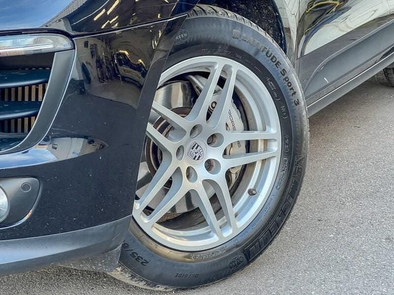 Used Porsche Macan Sport 340 HP (250 kW) 2017 Black SUV