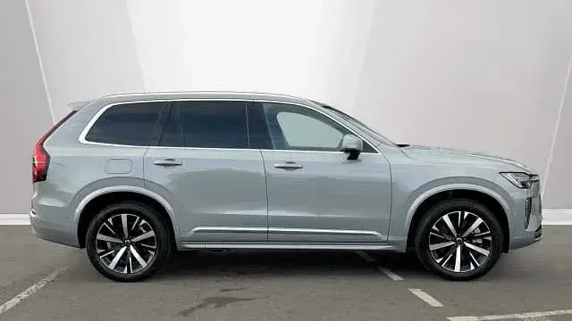 Begagnad Volvo XC90 Core 455 HK (334 kW) 2025 SUV