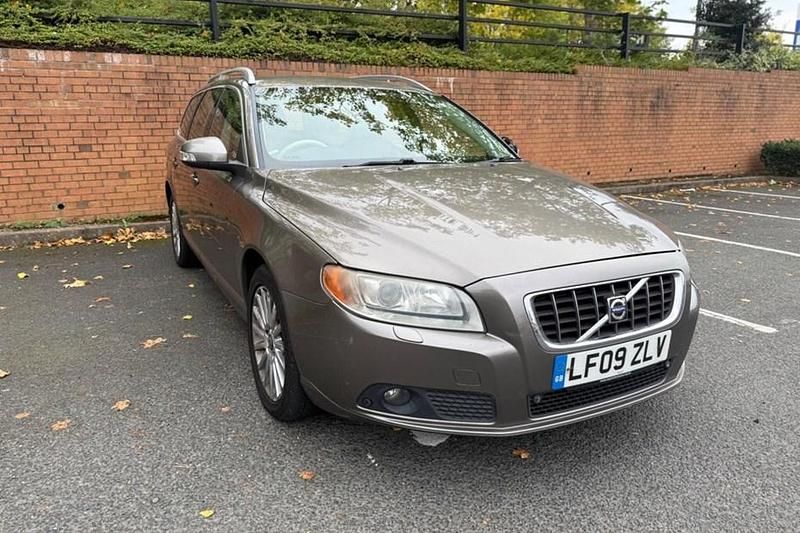 Grey Used 2009 Volvo V70 SE Lux Estate | £1,800 (Fair price) - Image 1/1
