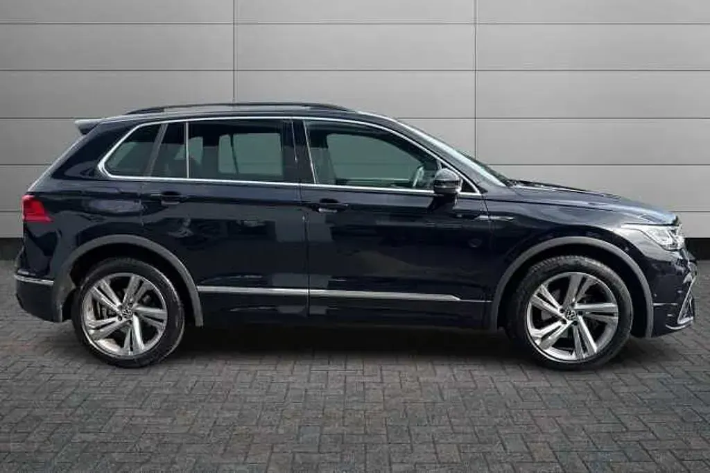 Used VW Tiguan R-line Edition 150 HP (110 kW) 2023 Black SUV