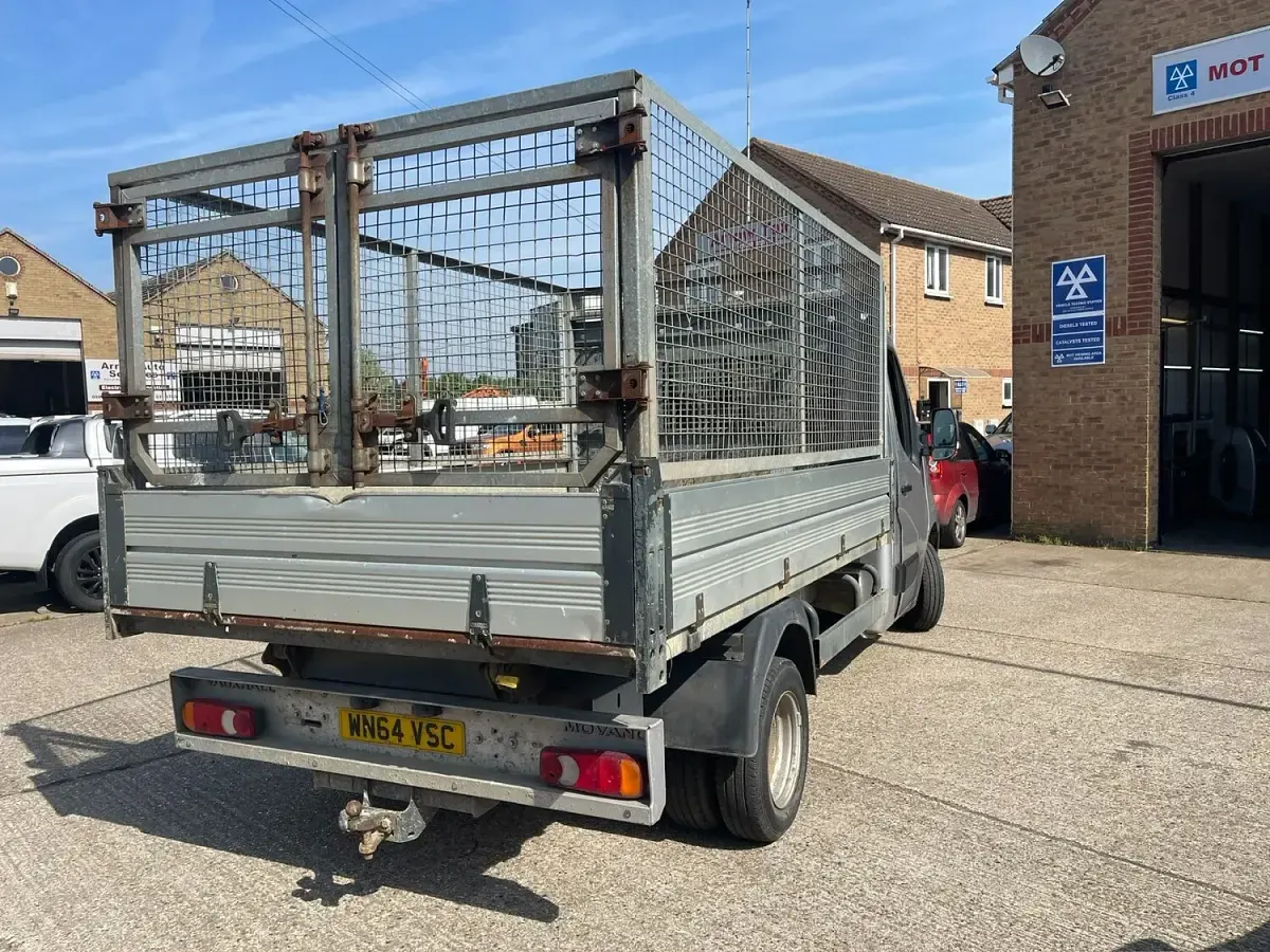 Used Vauxhall Movano 125 HP (91 kW) 2014 Silver MPV