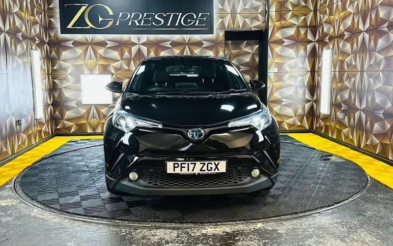 Używany Toyota C-HR 122 KM (89 kW) 2017 Czarny SUV