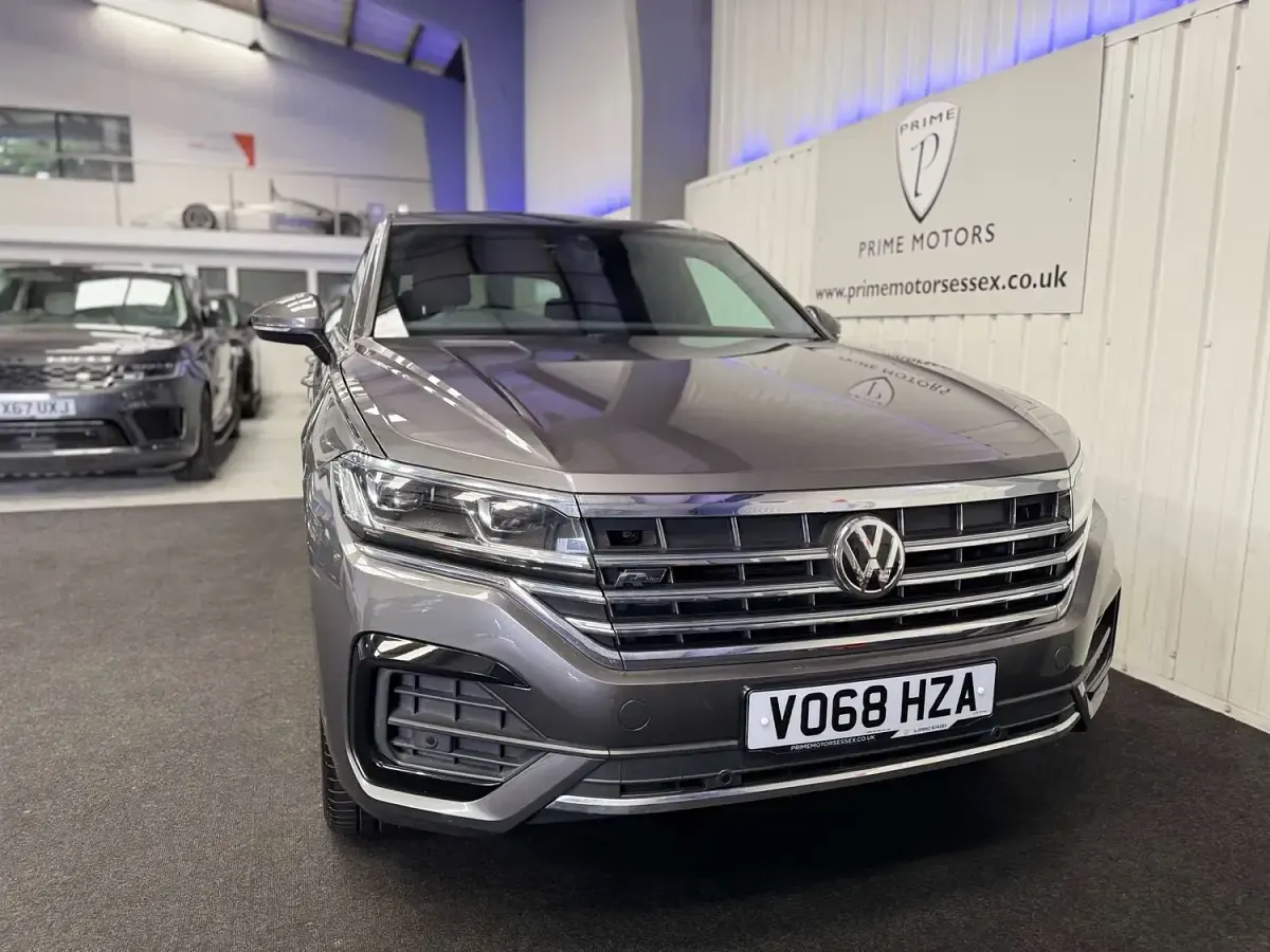 Used VW Touareg R-line 286 HP (210 kW) 2018 Grey SUV