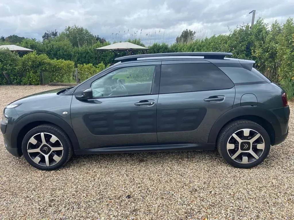Used Citroën C4 Cactus Flair 100 HP (73 kW) 2015 Grey Hatchback