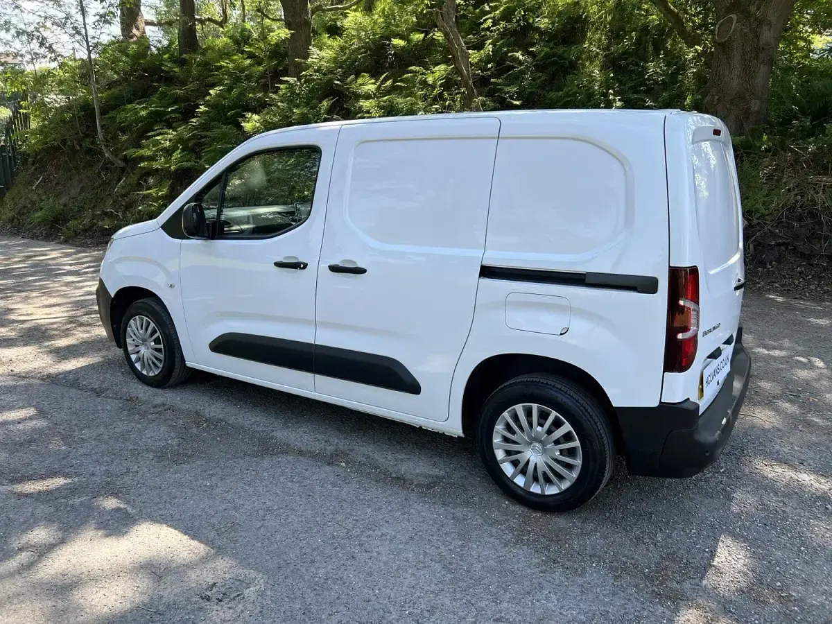 Begagnad Citroën Berlingo 2019 Vit Minibuss