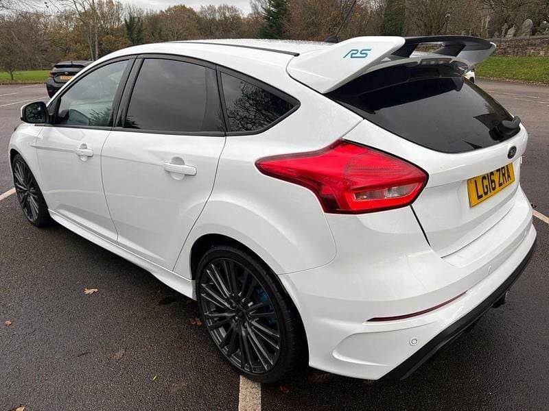 Used Ford Focus RS 350 HP (257 kW) 2016 White Hatchback
