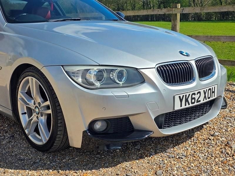 Begagnad BMW 320 Sport Line 2012 Silver Sportkupé
