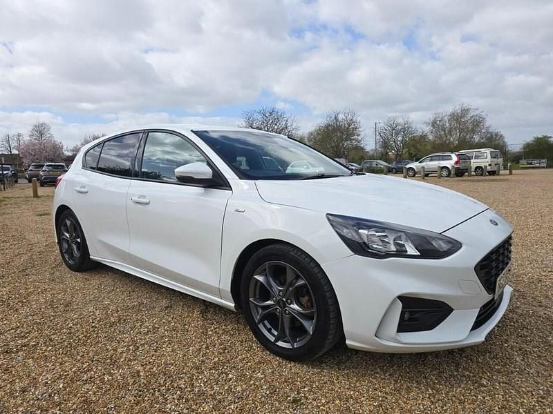 Used Ford Focus ST-Line 120 HP (88 kW) 2020 White Hatchback