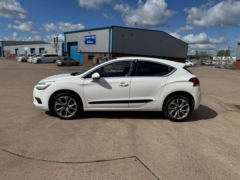 Used Citroën DS4 2013 White Hatchback