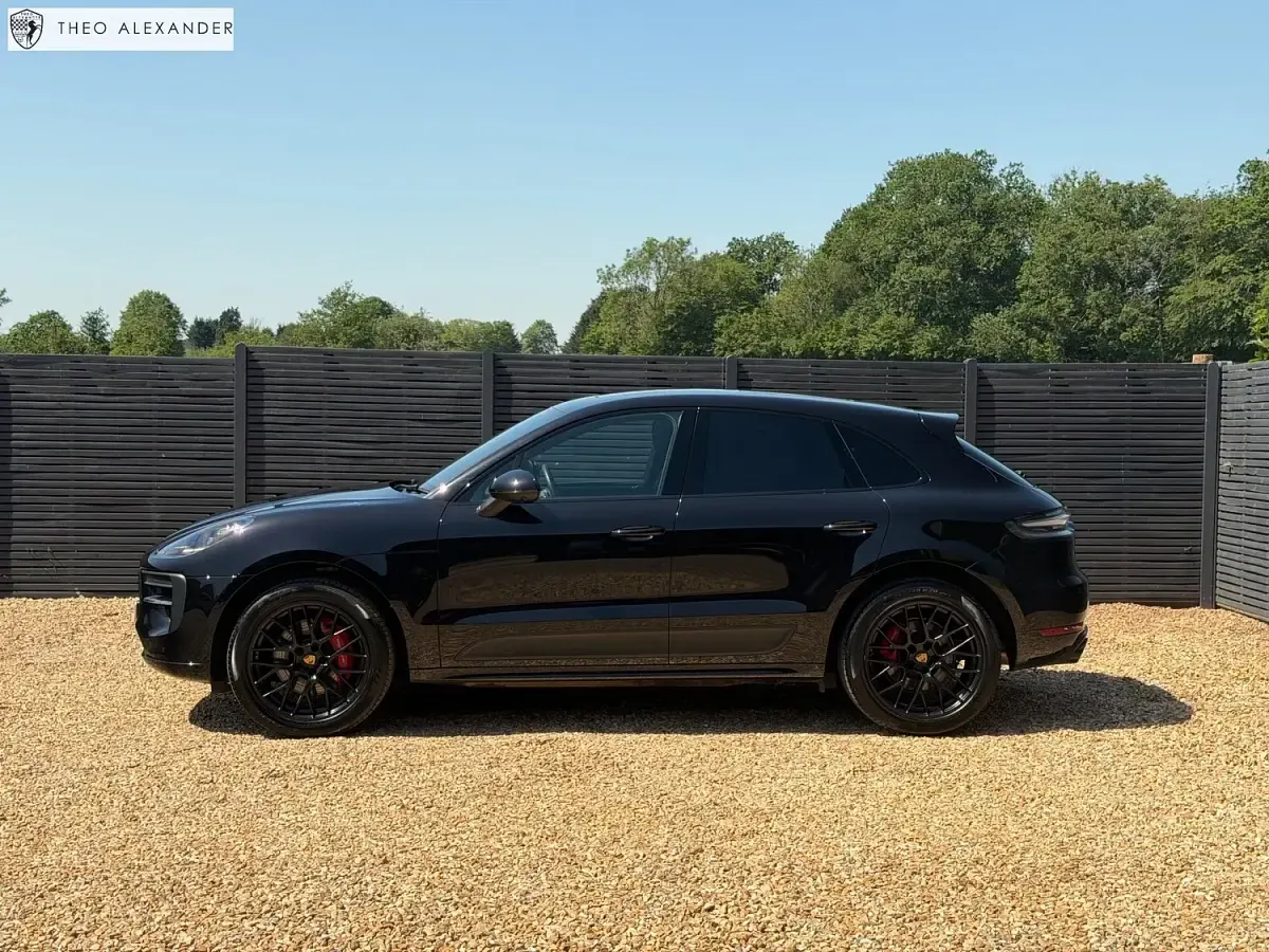 Used Porsche Macan 380 HP (279 kW) 2021 Black SUV