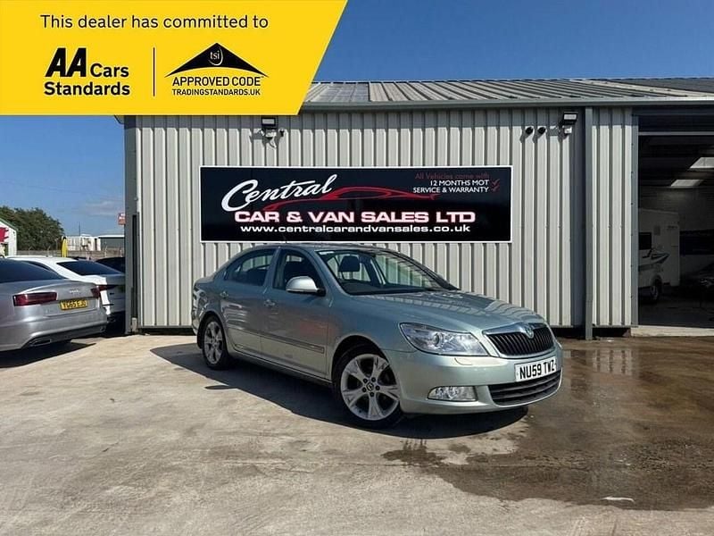 Green Used 2009 Skoda Octavia Elegance Hatchback | £2,495 (A bit pricey) - Image 1/4