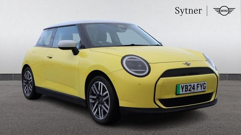 Used Mini Cooper Hatch 133 kW (181 HP) 2024 Yellow Hatchback