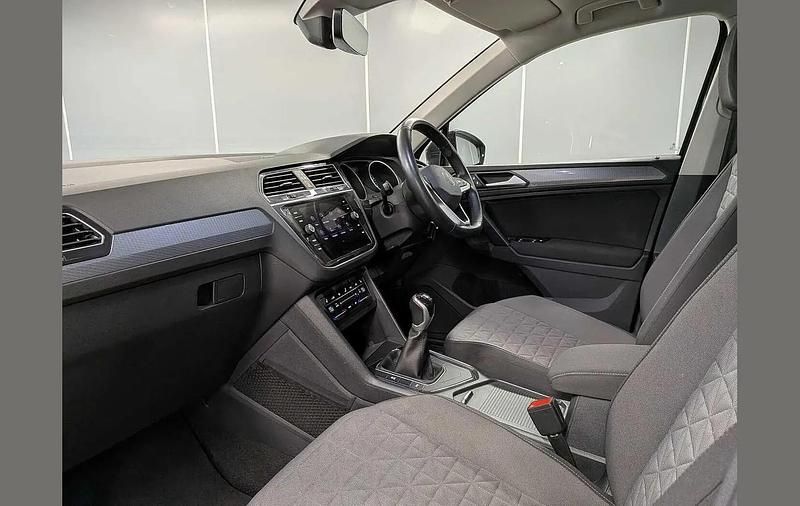 Used VW Tiguan Life 150 HP (110 kW) 2023 Grey SUV