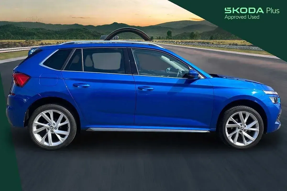 Used Skoda Kamiq SE L Executive 147 HP (108 kW) 2022 Race blue metallic SUV