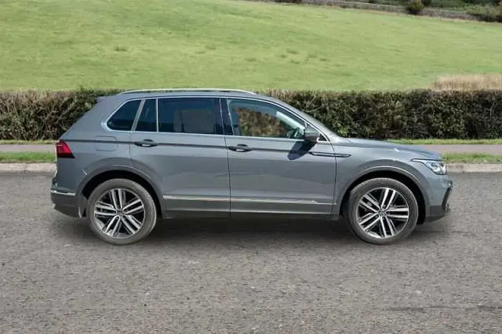 Used VW Tiguan Elegance 150 HP (110 kW) 2023 Grey SUV