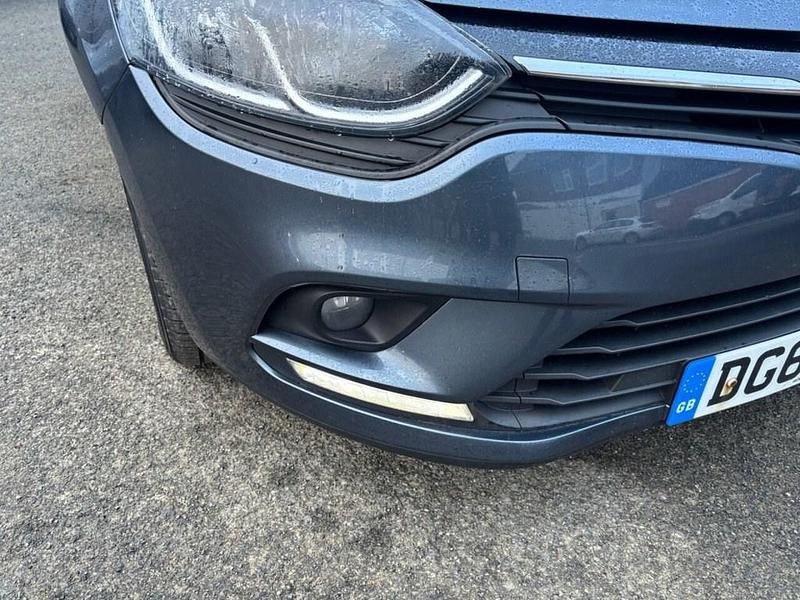 Used Renault Clio IV Play 75 HP (55 kW) 2018 Grey Hatchback