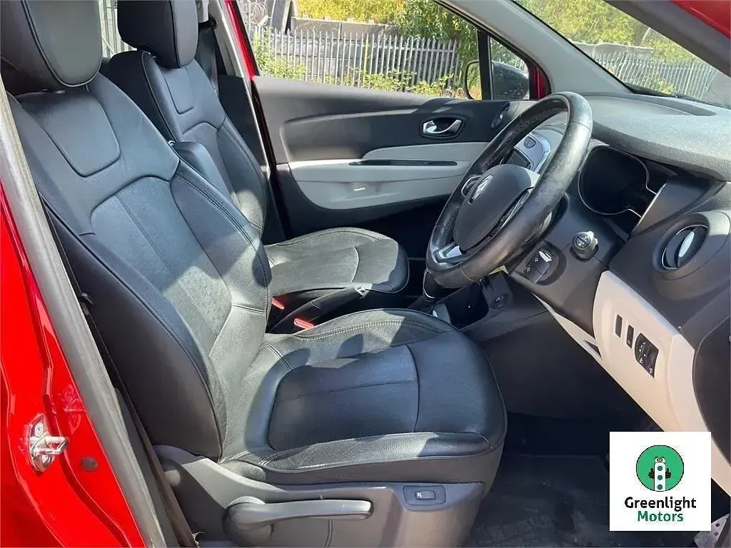 Used Renault Captur Signature 120 HP (88 kW) 2018 Red SUV