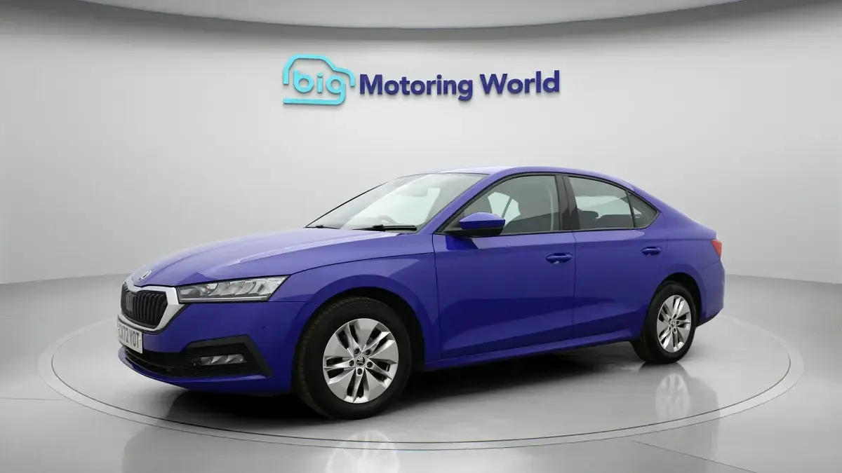 Used Skoda Octavia SE Technology 110 HP (80 kW) 2023 Blue Hatchback