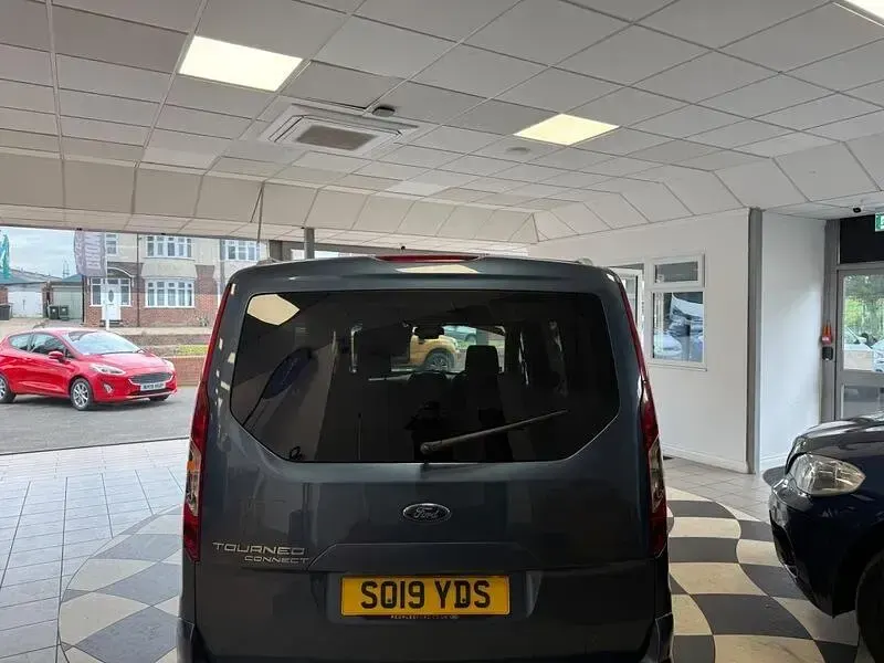 Used Ford Tourneo Connect Titanium 2019 Blue MPV