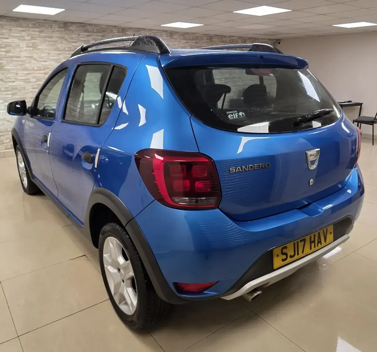 Used Dacia Sandero Stepway Ambiance 90 HP (66 kW) 2017 Blue Hatchback