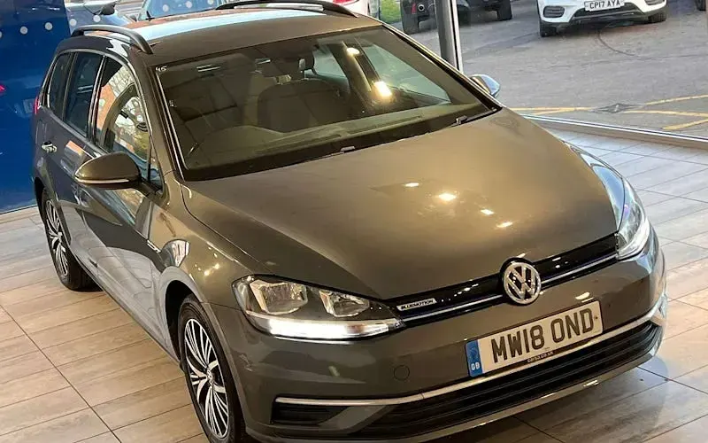 Usado VW Golf VII SE 131 HP (96 kW) 2018 Carrinha