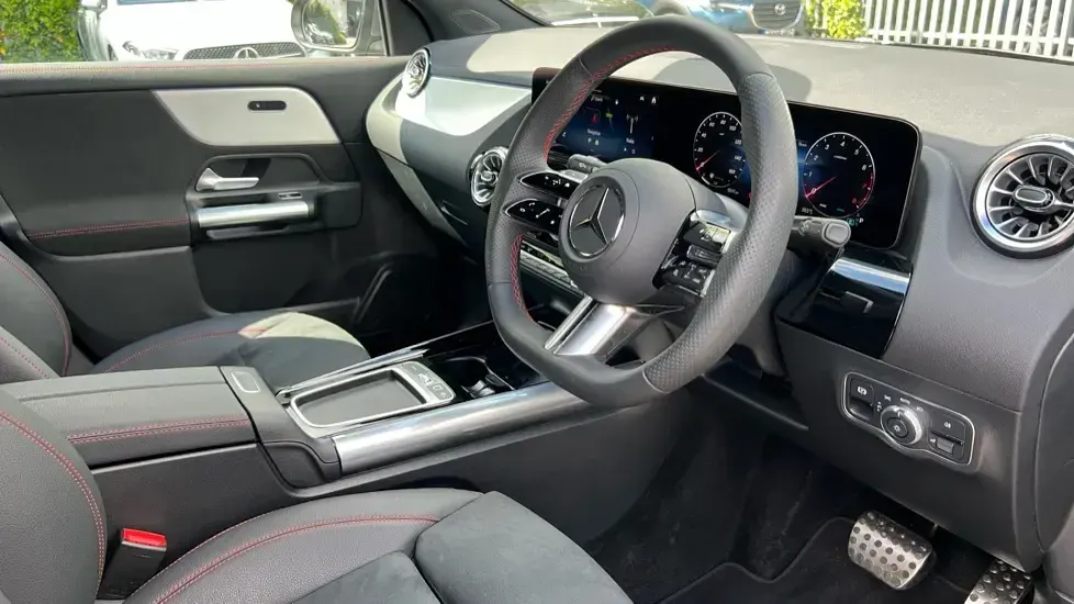 Used Mercedes GLA200 Executive 163 HP (119 kW) 2025 Mountain grey metallic SUV