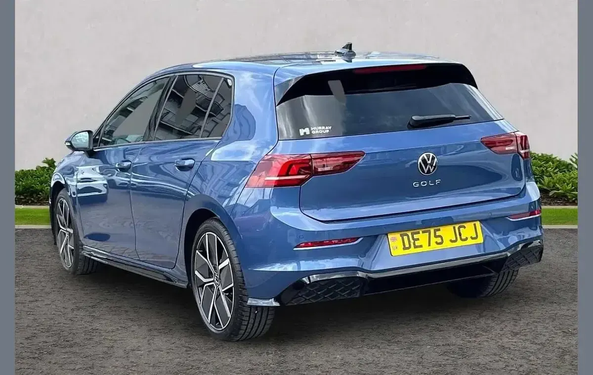 Used VW Golf VIII R-line 150 HP (110 kW) 2025 Blue Hatchback