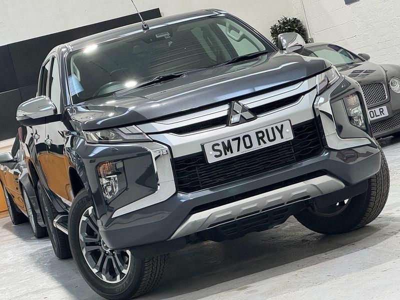 Used Mitsubishi L200 150 HP (110 kW) 2020 Grey Pickup