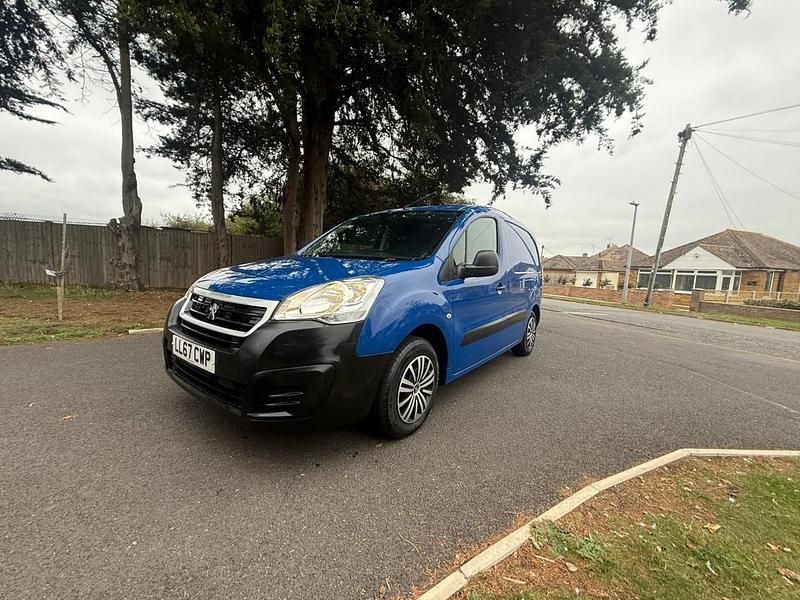 Used Peugeot Partner S 2017 Blue MPV