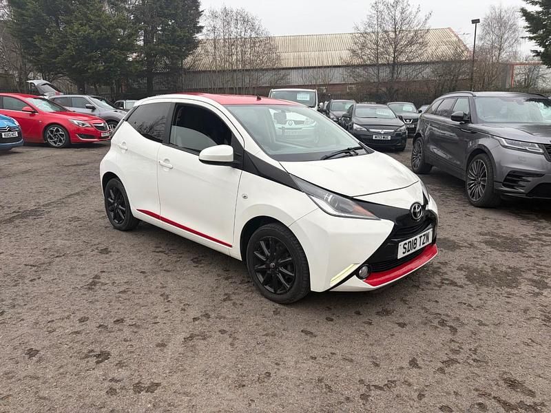 Used Toyota Aygo x-press 2018 White Hatchback