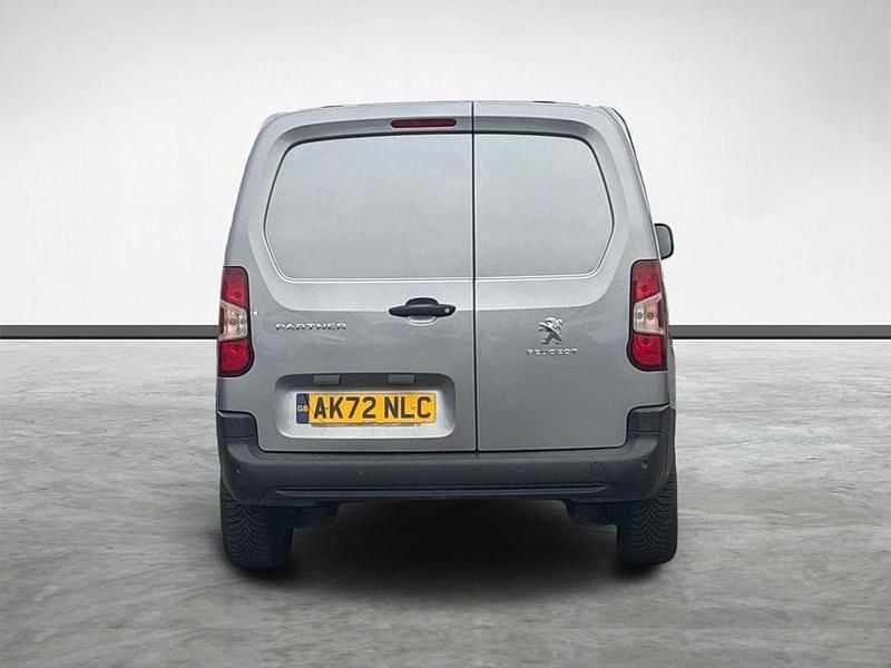 Used Peugeot Partner Premium 100 HP (73 kW) 2022 Grey MPV