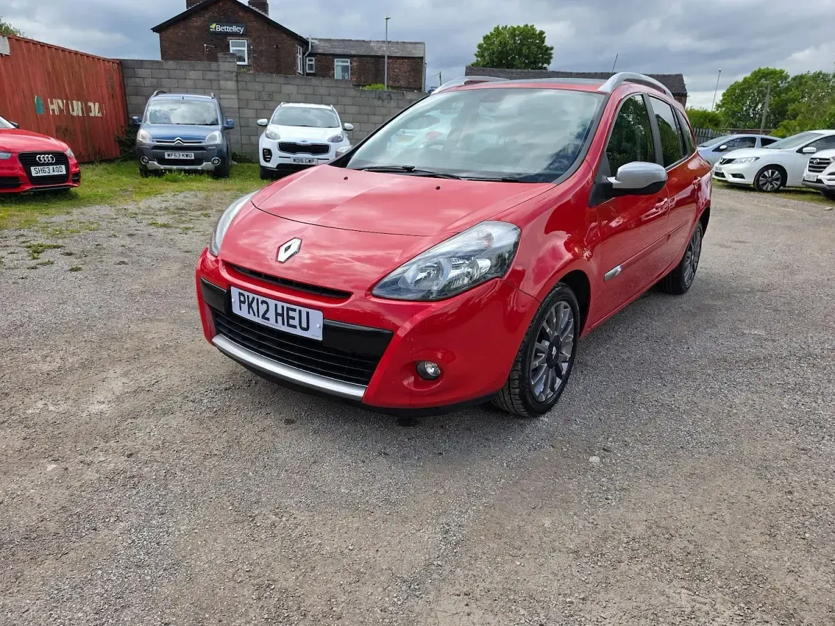 Used Renault Clio GT-Line 88 HP (64 kW) 2012 Red Estate
