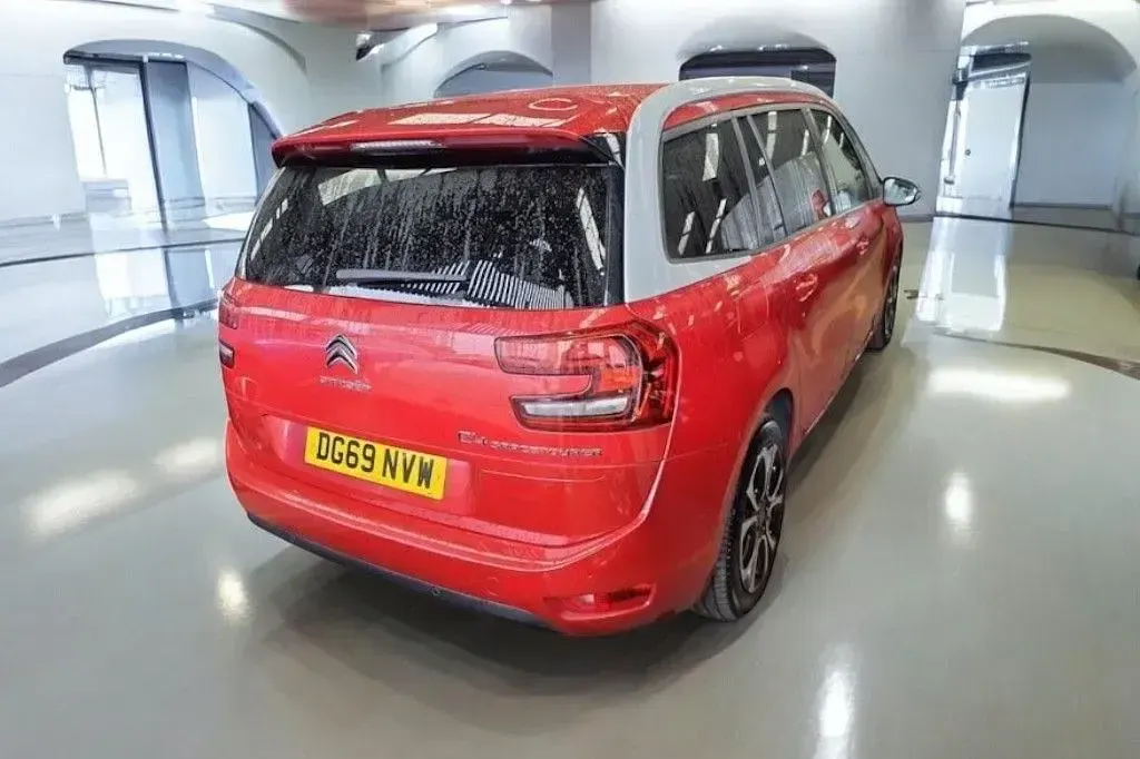 Used Citroën C4 SpaceTourer Feel 130 HP (95 kW) 2019 Red MPV