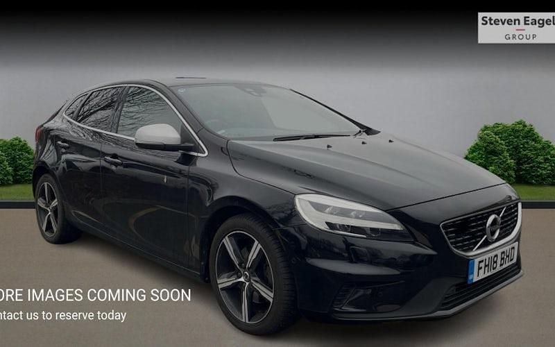 Used 2019 Volvo V40 R-Design Hatchback | £11,290 (Fair price) - Image 1/4
