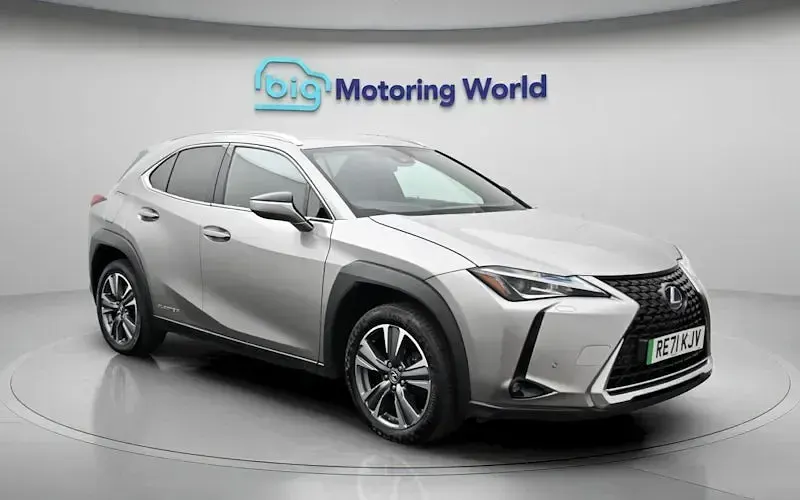 Usado Lexus UX 150 kW (204 HP) 2022 SUV