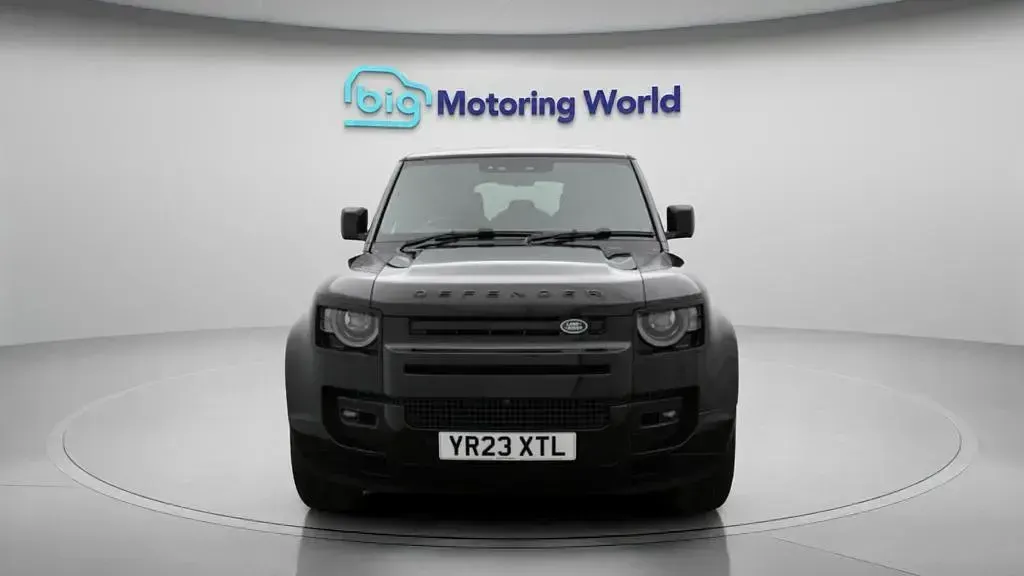 Used Land Rover Defender S 400 HP (294 kW) 2023 Black SUV