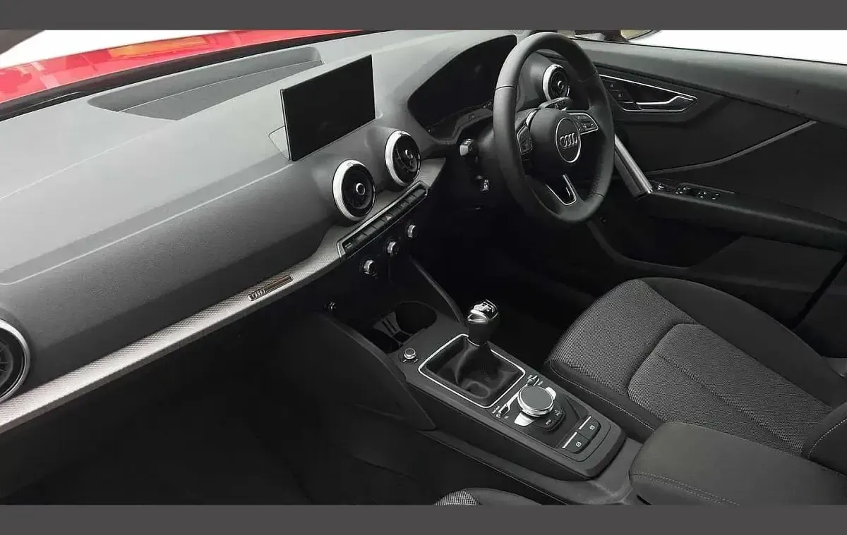 Used Audi Q2 Sport 147 HP (108 kW) 2023 Red SUV