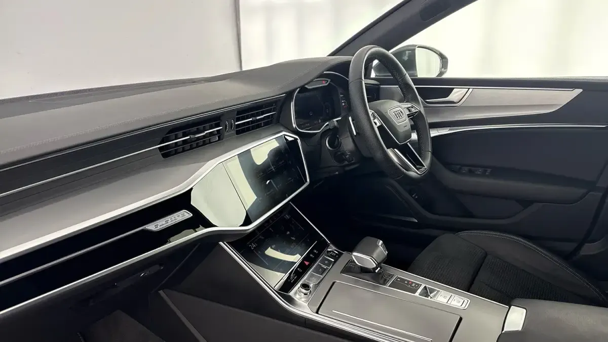 Used Audi A7 Sportback S-Line 265 HP (194 kW) 2024 Grey Hatchback