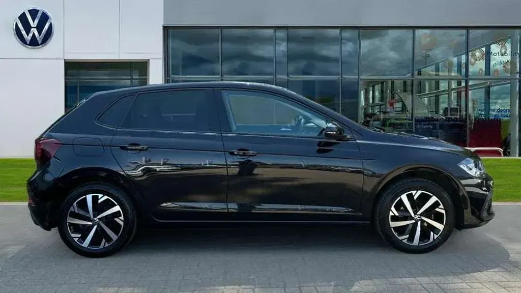 Used VW Polo Match 95 HP (69 kW) 2025 Deep black pearlescent Hatchback