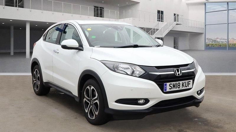 White Used 2018 Honda HR-V SE SUV | £12,495 (Fair price) - Image 1/4
