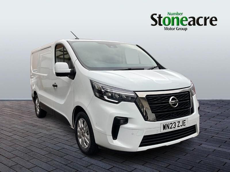 White Used 2023 Nissan Primastar Tekna MPV | £19,760 (A bit pricey) - Image 1/4