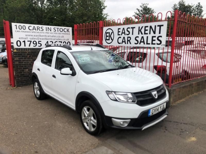 White Used 2014 Dacia Sandero Ambiance Hatchback | £3,150 (Fair price) - Image 1/4