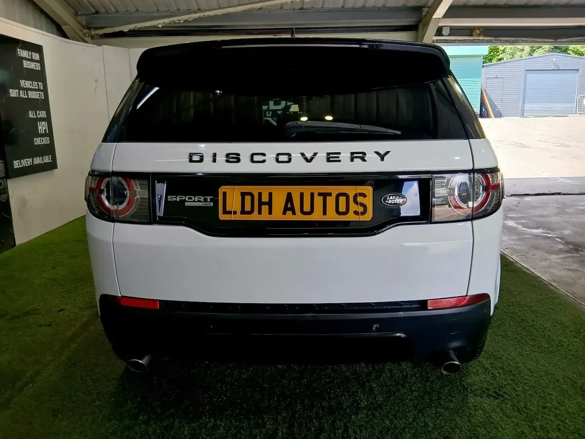 Used Land Rover Discovery Sport HSE 180 HP (132 kW) 2015 White SUV