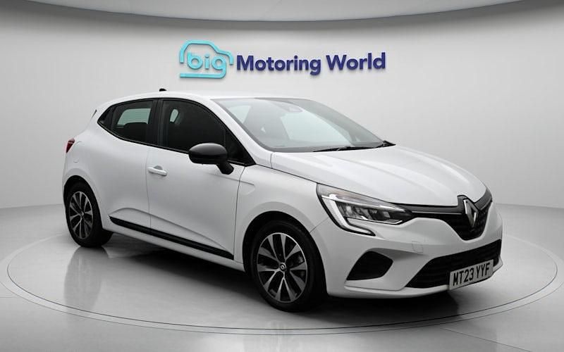Używany Renault Clio V Evolution 145 KM (106 kW) 2023 Biały Hatchback