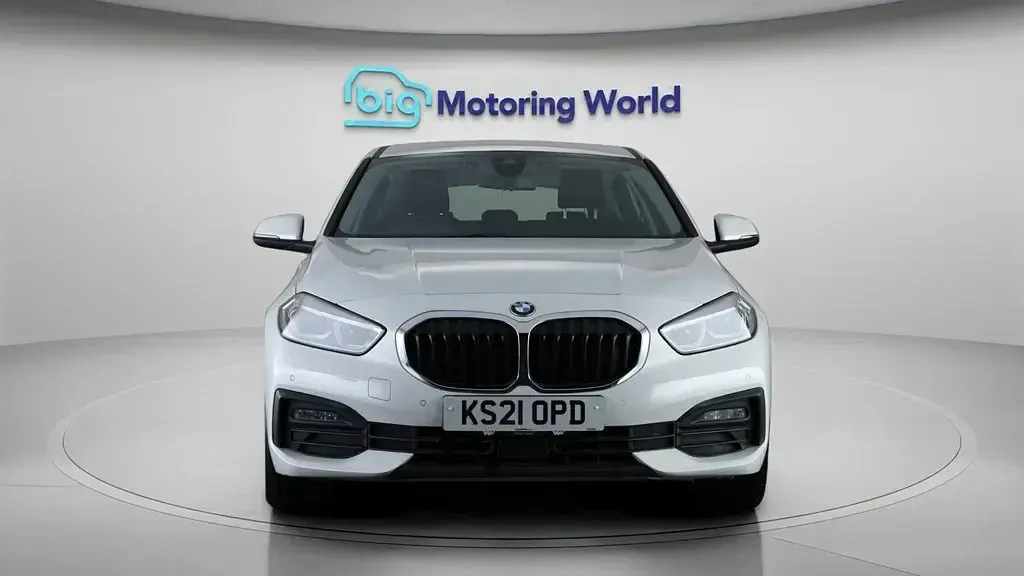 Used BMW 116 116 HP (85 kW) 2021 White Hatchback